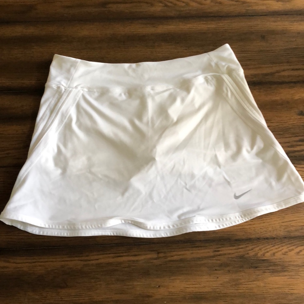 White Nike tennis skirt